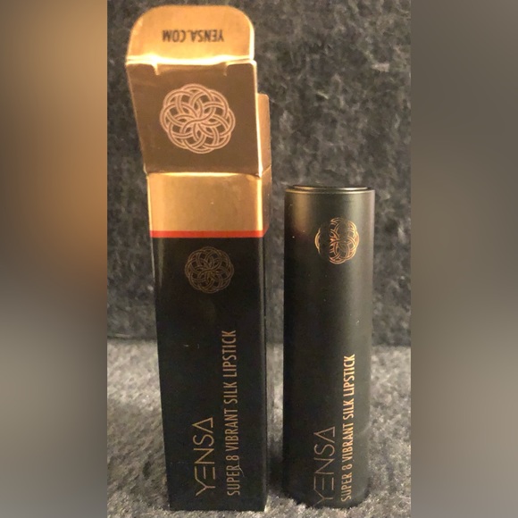 Yensa Super 8 Vibrant Silk Lipstick-Noble. Dark, Tint, Shade, Flirt, Sexy, Lips - Picture 3 of 6